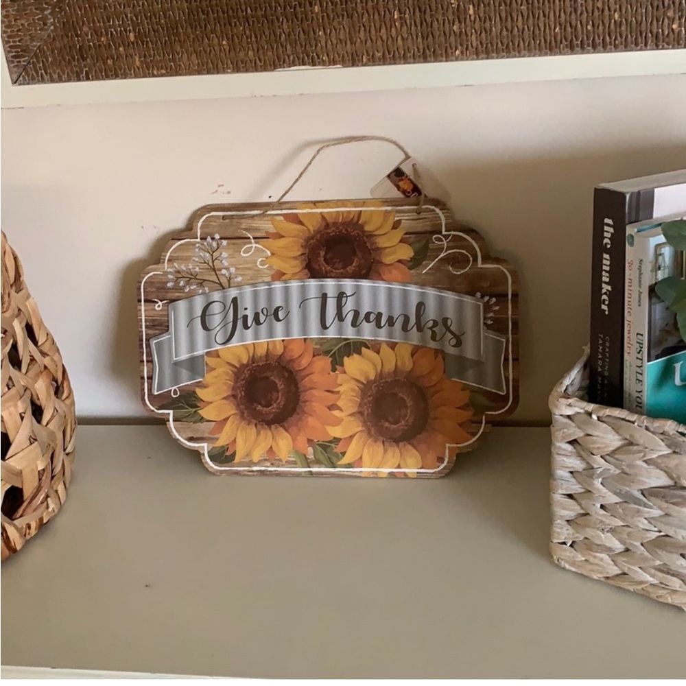 Give thanks sign